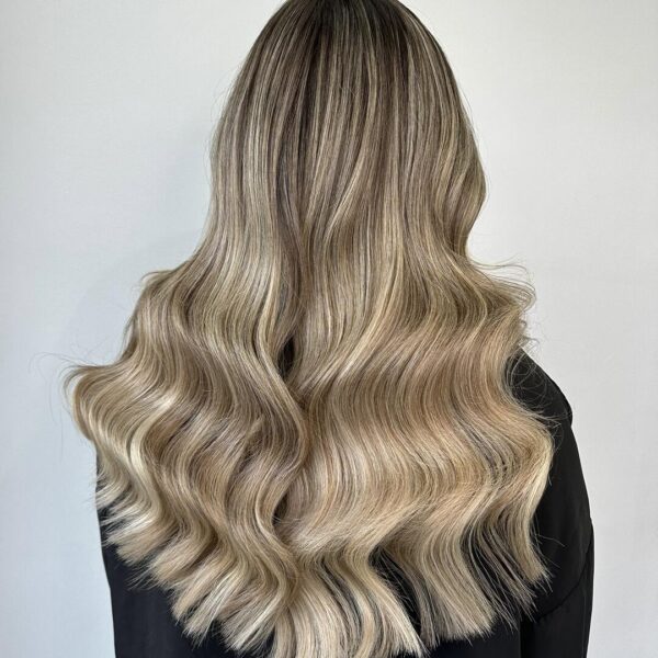 20” Volume Wefts 150 grams - Mocha Ice - Image 3